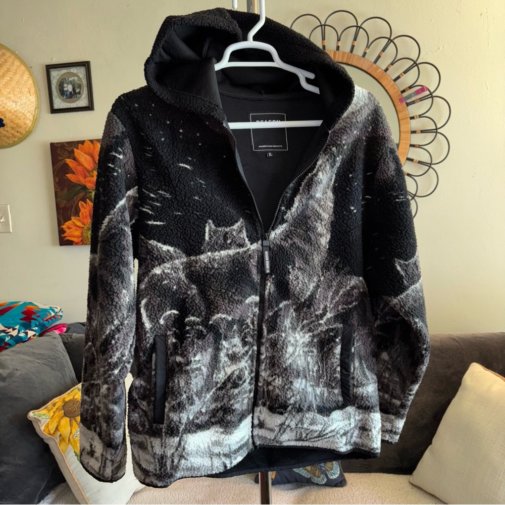 Wolf Howling Moon Sherpa Hoodie Sweatshirt Size XL